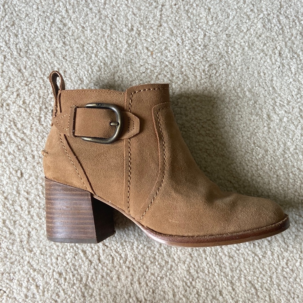 Ugg Leahy Ankle Boot- size 6.5